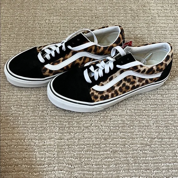 Vans Women's Sneakers with Leopard and Black Design - Picture 1 of 3